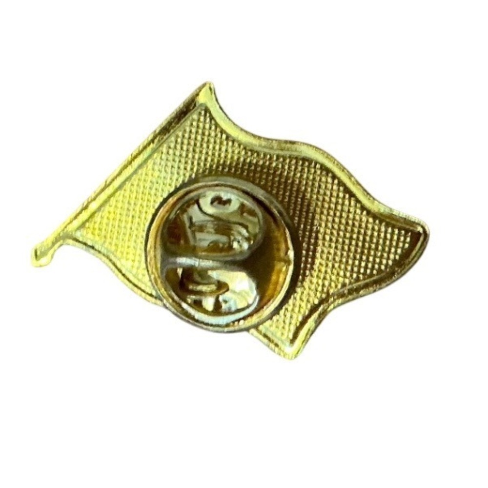 United Kingdom‎ Union Jack Flag Lapel Pin Gold Tone Metal - Picture 2 of 2